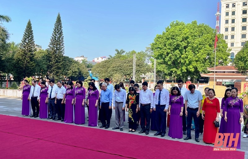 Đoàn công tác Ủy ban MTTQ tỉnh Đồng Nai dâng hương tưởng niệm Chủ tịch Hồ Chí Minh tại Thanh Hóa