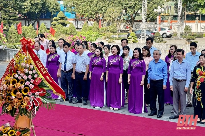 Đoàn công tác Ủy ban MTTQ tỉnh Đồng Nai dâng hương tưởng niệm Chủ tịch Hồ Chí Minh tại Thanh Hóa