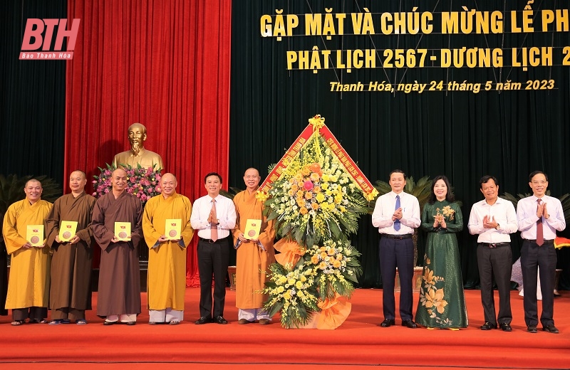 Lãnh đạo tỉnh gặp mặt chức sắc, chức việc Phật giáo nhân Đại lễ Phật Đản