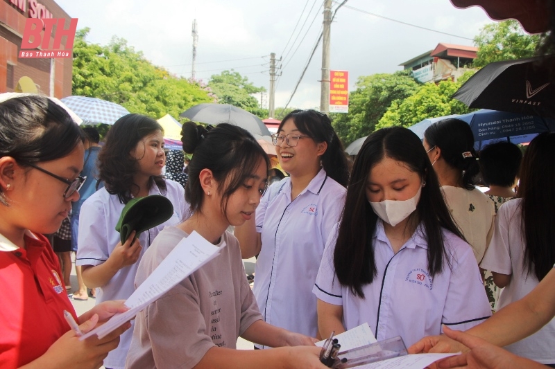 Đề thi các môn chuyên tiếp tục là thử thách lớn dành cho thí sinh