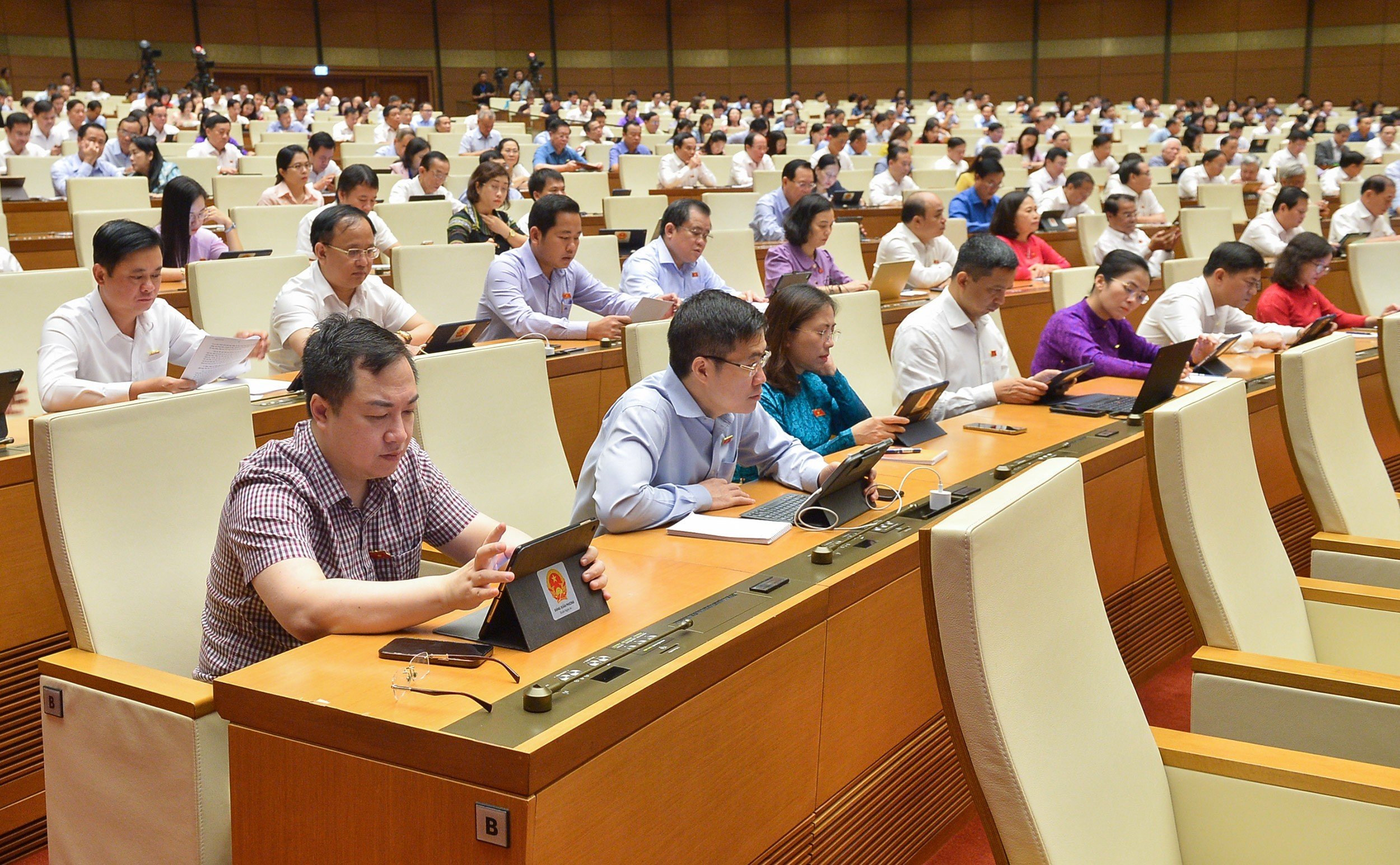 [Cập nhật] Quốc hội chất vấn nhóm vấn đề thuộc lĩnh vực khoa học và công nghệ