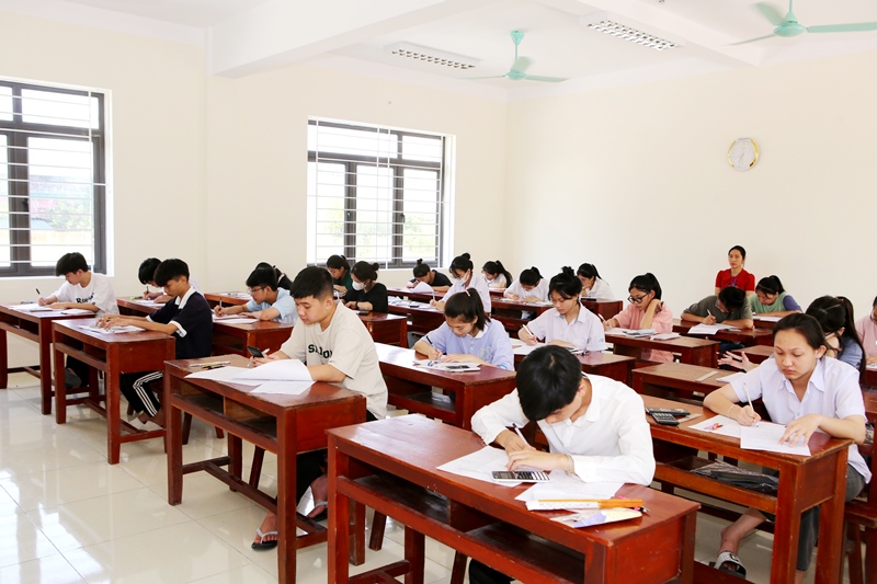 Tiếp tục thực hiện nghiêm túc các phương án, quy chế thi để kỳ thi diễn ra an toàn, thành công