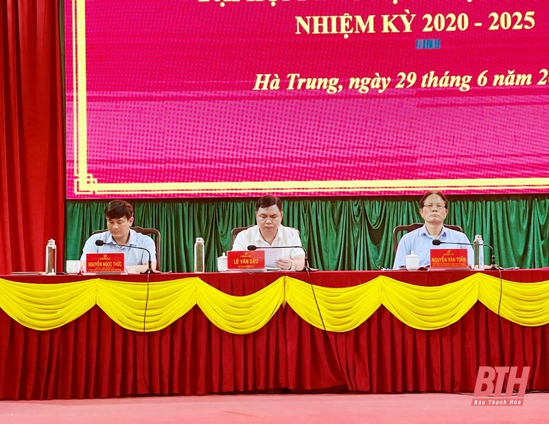 Tập trung chỉ đạo hoàn thành các mục tiêu, nhiệm vụ Nghị quyết Đại hội Đảng bộ huyện Hà Trung khóa XXII đạt kết quả cao nhất