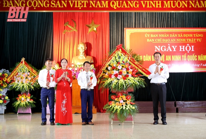 Phó Bí thư Tỉnh ủy Trịnh Tuấn Sinh chung vui “Ngày hội toàn dân bảo vệ an ninh Tổ quốc năm 2023” tại xã Định Tăng