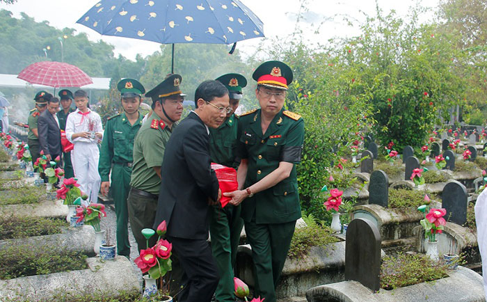 Khúc tráng ca tháng bảy