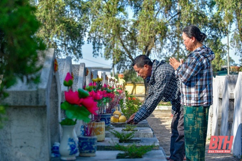 Nghĩa trang liệt sỹ Hàm Rồng những ngày tháng 7