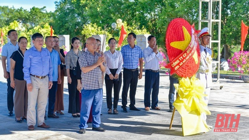 Nghĩa trang liệt sỹ Hàm Rồng những ngày tháng 7