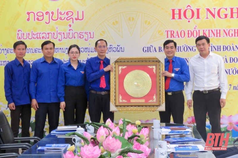 Trao đổi kinh nghiệm công tác đoàn và phong trào thanh, thiếu nhi giữa Đoàn thanh niên hai tỉnh Thanh Hóa và Hủa Phăn (Lào)