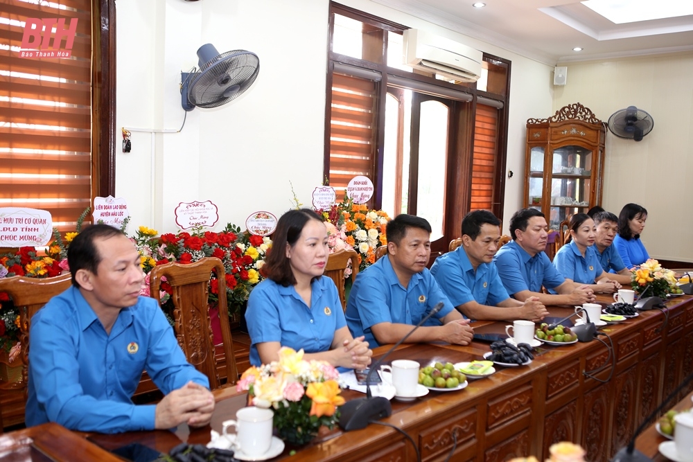 Đoàn đại biểu Tỉnh ủy, HĐND, UBND, Ủy ban MTTQ tỉnh chúc mừng Liên đoàn Lao động tỉnh