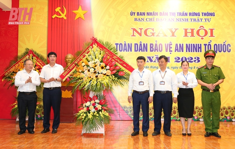 Trưởng Ban Nội chính Tỉnh ủy Nguyễn Ngọc Tiến dự “Ngày hội toàn dân bảo vệ an ninh Tổ quốc năm 2023 tại thị trấn Rừng Thông