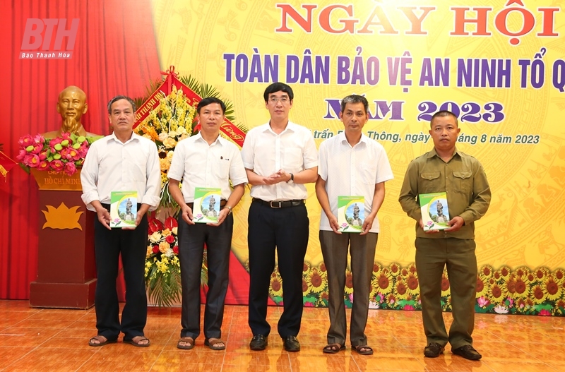 Trưởng Ban Nội chính Tỉnh ủy Nguyễn Ngọc Tiến dự “Ngày hội toàn dân bảo vệ an ninh Tổ quốc năm 2023 tại thị trấn Rừng Thông