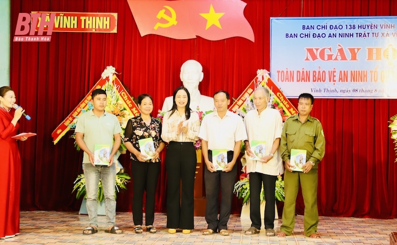 Bí thư Đảng ủy Khối CQ&DN tỉnh Trần Văn Hải dự “Ngày hội toàn dân bảo vệ an ninh Tổ quốc năm 2023 tại xã Vĩnh Thịnh