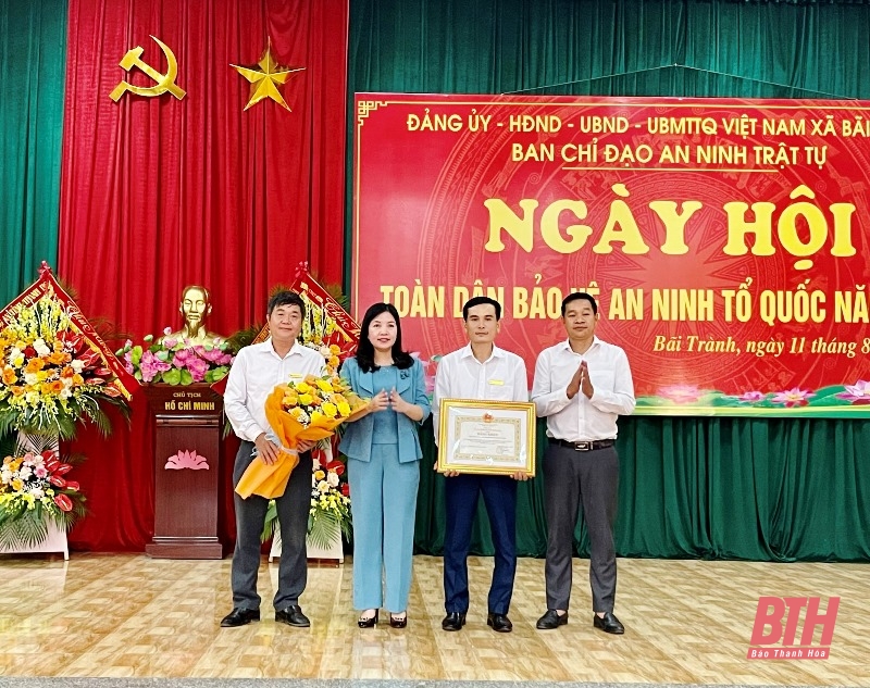 Trưởng Ban Dân vận Tỉnh ủy, Chủ tịch Ủy ban MTTQ tỉnh Phạm Thị Thanh Thủy dự Ngày hội Toàn dân bảo vệ an ninh Tổ quốc tại xã Bãi Trành