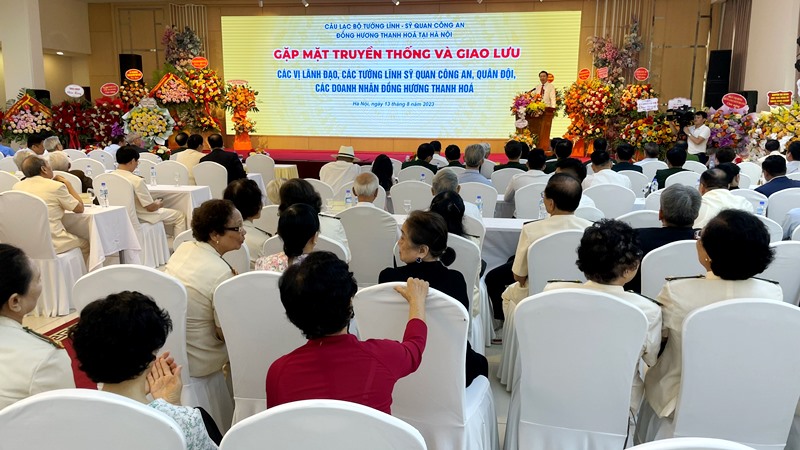 Các đồng chí lãnh đạo tỉnh Thanh Hóa gặp mặt thân mật lãnh đạo, tướng lĩnh, sĩ quan công an, quân đội đồng hương Thanh Hóa tại Hà Nội