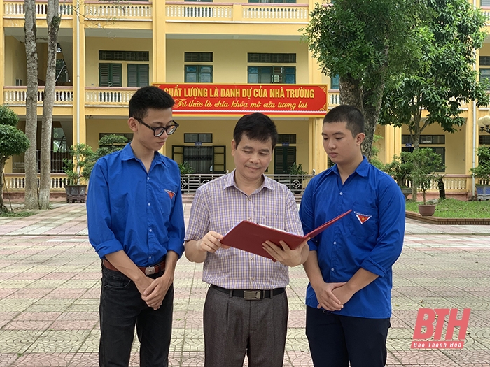 Phát triển đảng trong trường học (Bài 2): Tạo môi trường nuôi dưỡng những “mầm xanh”