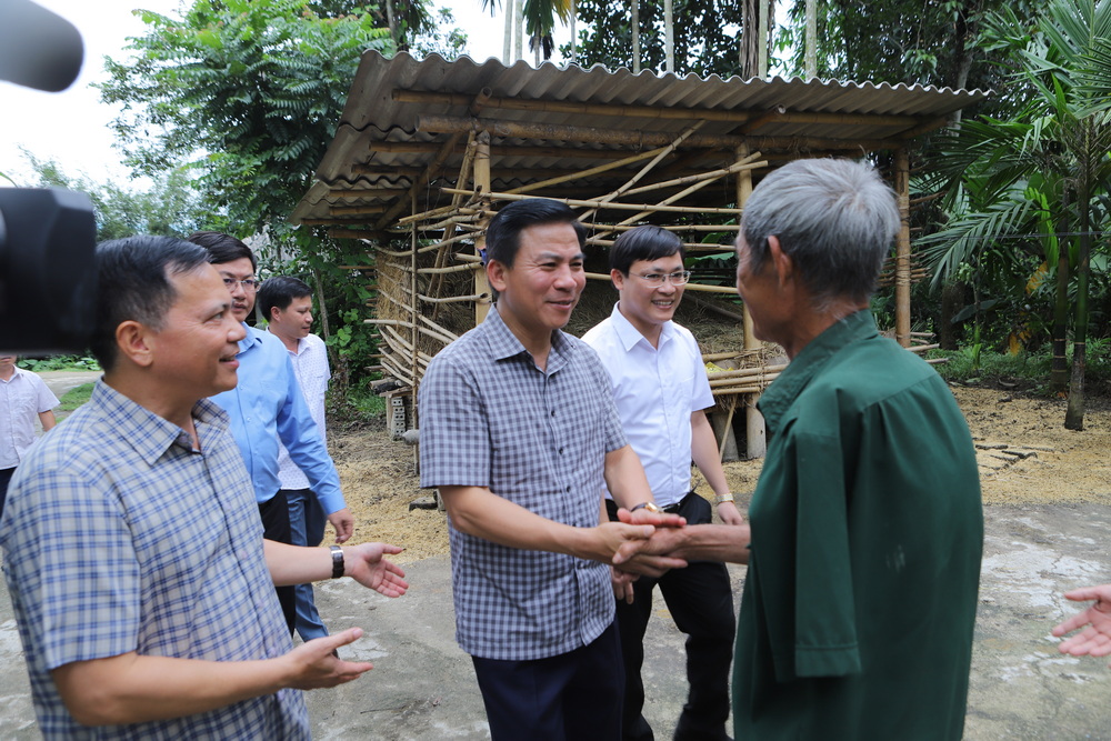 Bí thư Tỉnh uỷ Đỗ Trọng Hưng thăm và làm việc tại huyện Lang Chánh