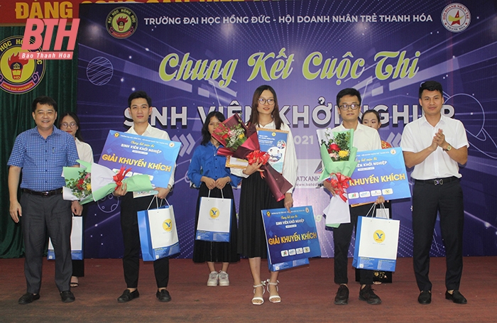 Gắn giáo dục chính trị, tư tưởng, đạo đức với hoạt động khoa học - công nghệ và đổi mới sáng tạo