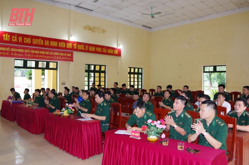 38 học viên BĐBP hoàn thành chương trình học tiếng Lào