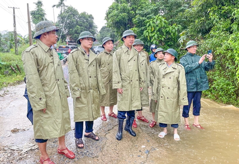 Phó Chủ tịch UBND tỉnh Lê Đức Giang kiểm tra công tác ứng phó với mưa lớn tại các huyện Quan Hóa, Bá Thước và Lang Chánh