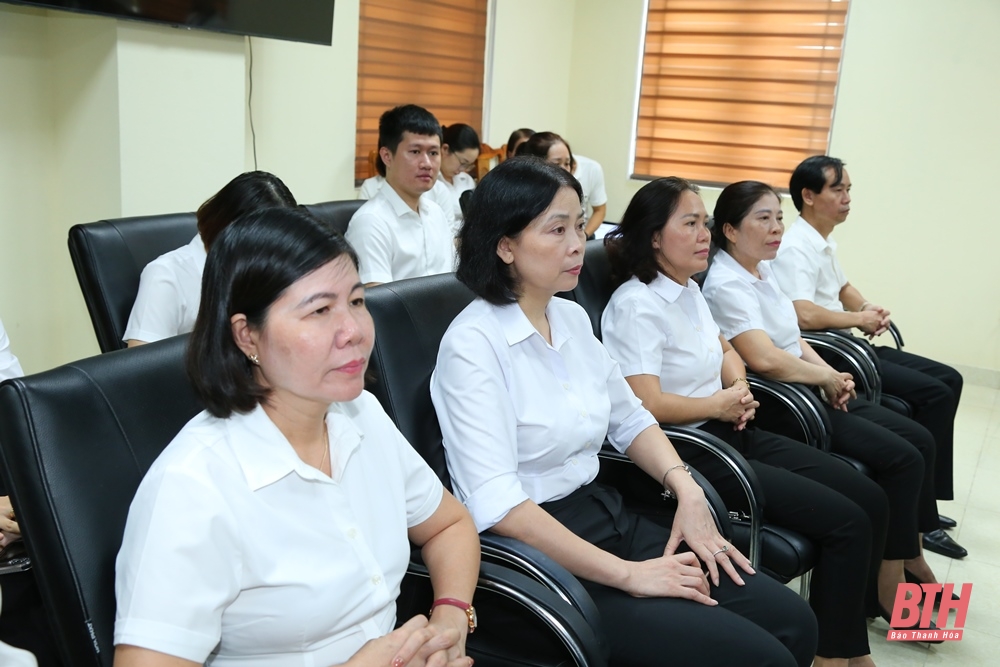 Chánh án TAND tối cao Nguyễn Hòa Bình thăm, làm việc với TAND hai cấp tỉnh Thanh Hóa