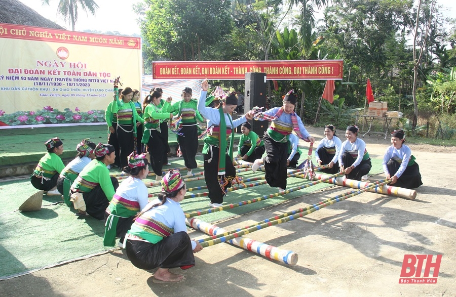 Trưởng Ban Tuyên giáo Tỉnh ủy Đào Xuân Yên dự Ngày hội Đại đoàn kết toàn dân tộc tại Lang Chánh