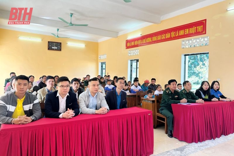 Chương trình thiện nguyện “Cùng học sinh vùng cao tới trường”