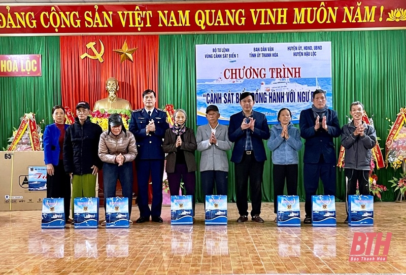 Cảnh sát biển đồng hành với ngư dân